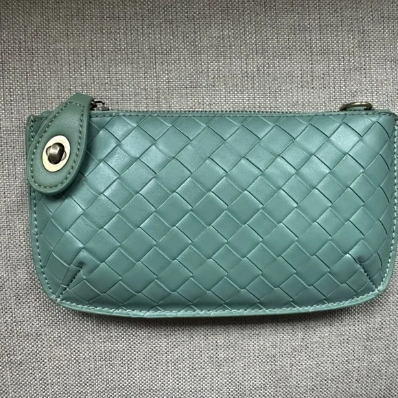 Joy Susan Woven Green Clutch - Picture 1 of 3